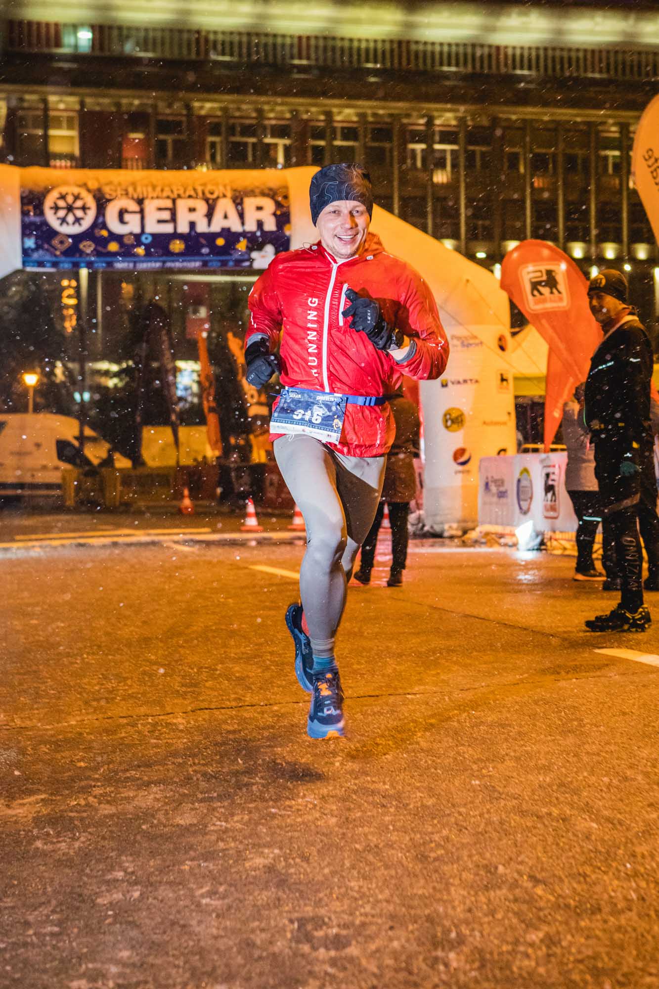 Robert Hajnal participând la Cros în cadrul Semimaraton Gerar 2023 - Foto Irina Anton