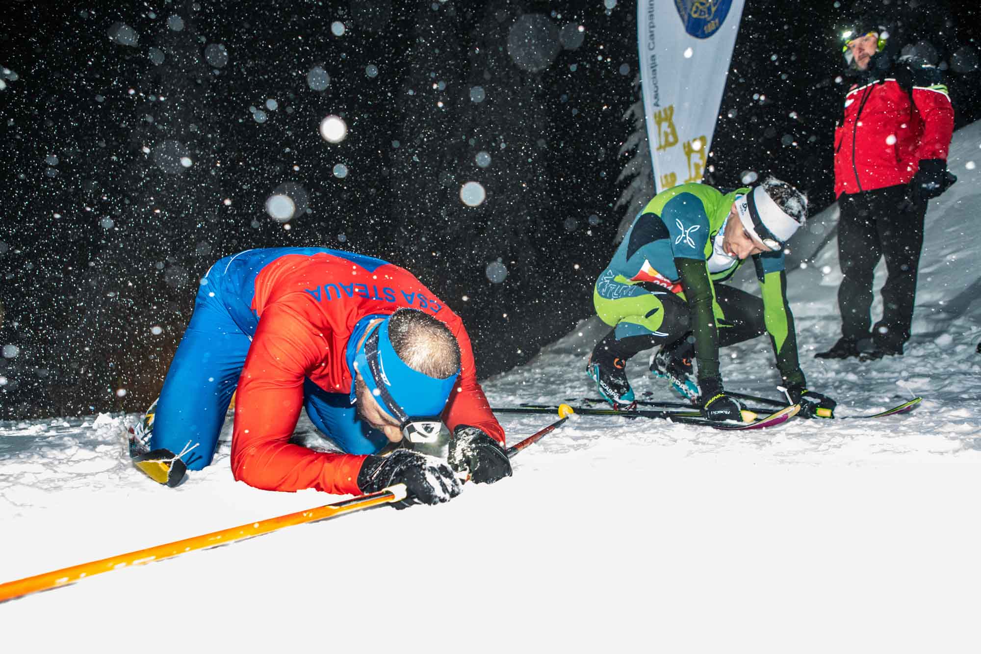 Viorel Pălici și George Jinga la finish - Campionatul Național de Schi Alpinism 2023